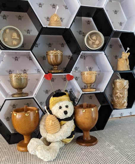 HoneyGoodsCandleProfile2a.jpg